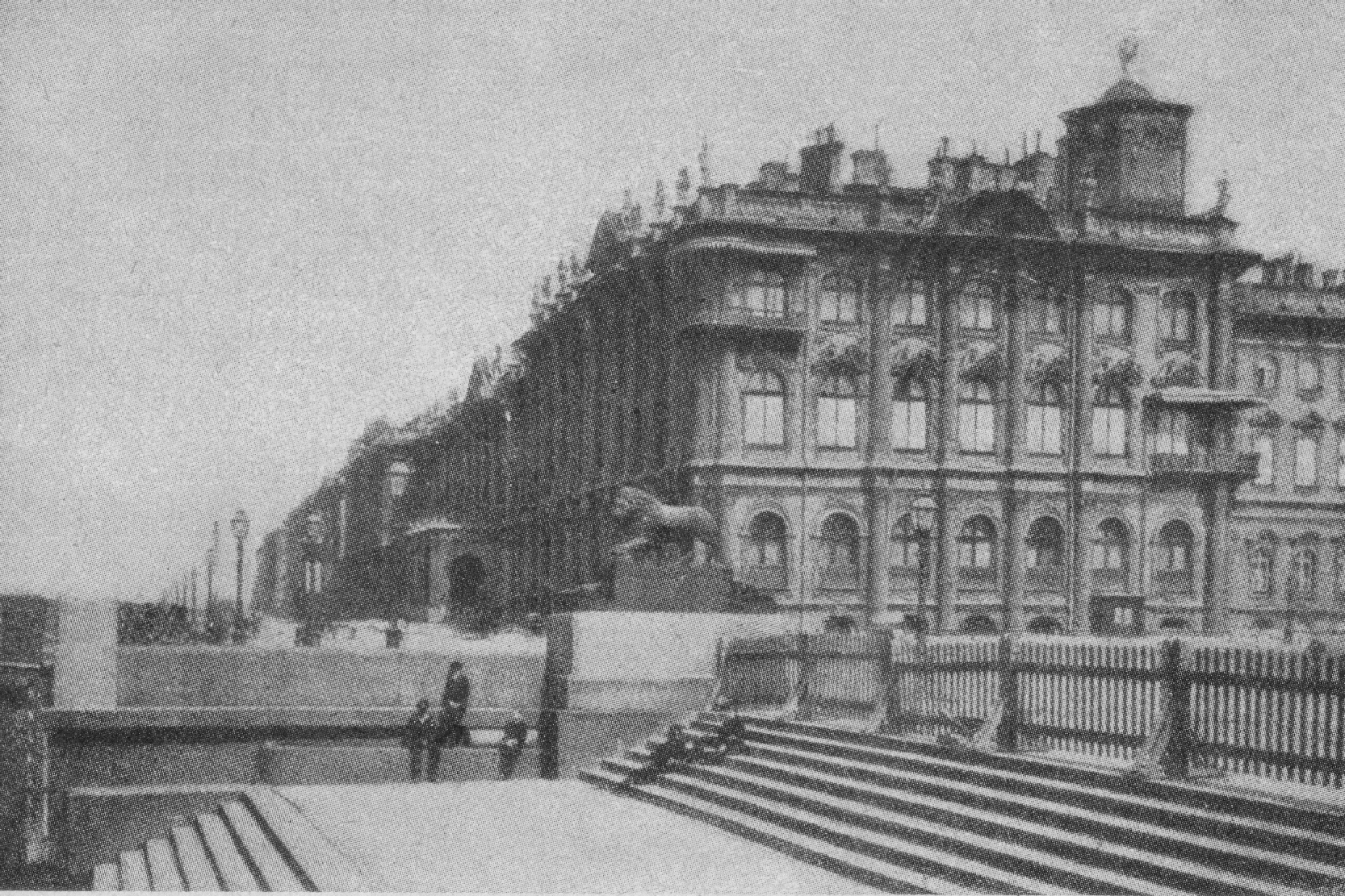 Okol� Zimn�ho pal�ce v Petrohrad�